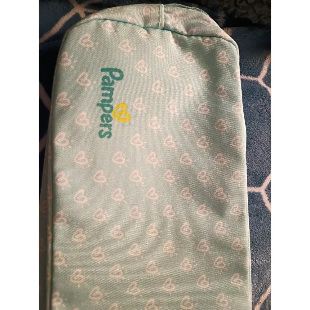 New Without Tags Pampers  Hearts Travel Pouche Zip Up small